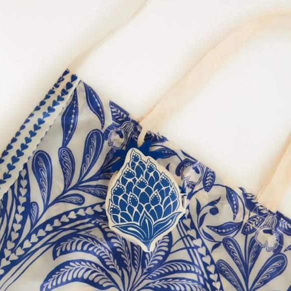 FARM Rio “Bolsinha Me Leva” Nylon  keychain Bag – NEW! - Picture 2 of 5